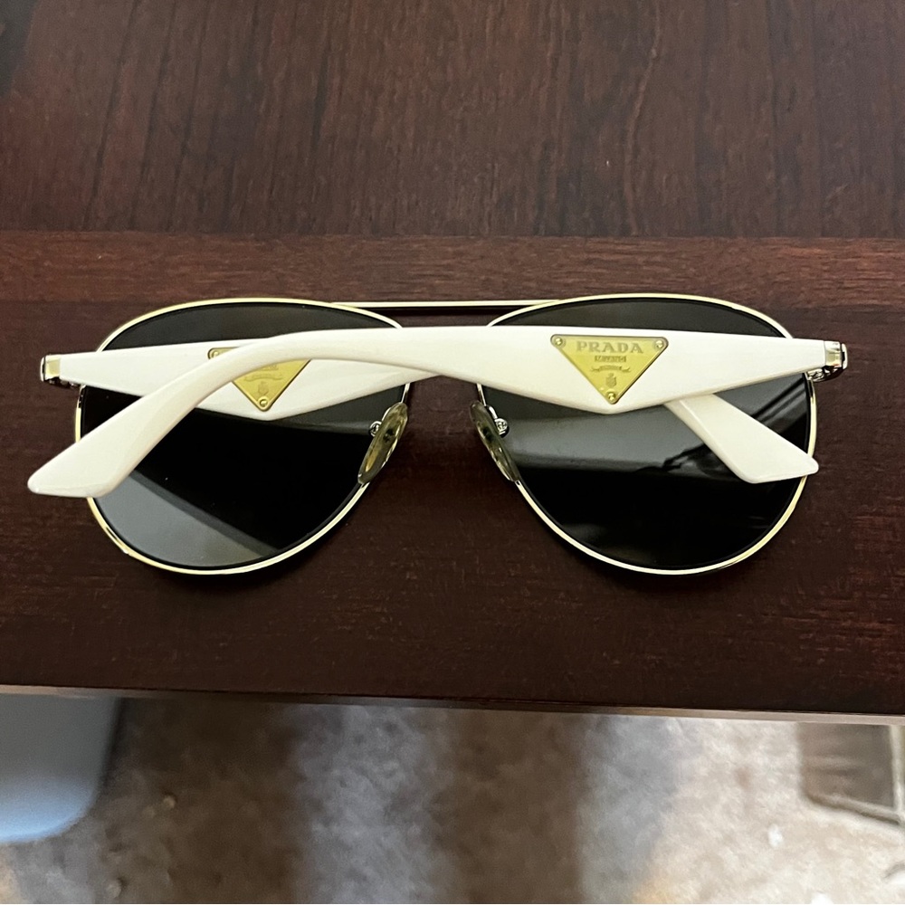 Prada Silver Mirror Sunglasses & Case with Accessories - Picture 3 of 13